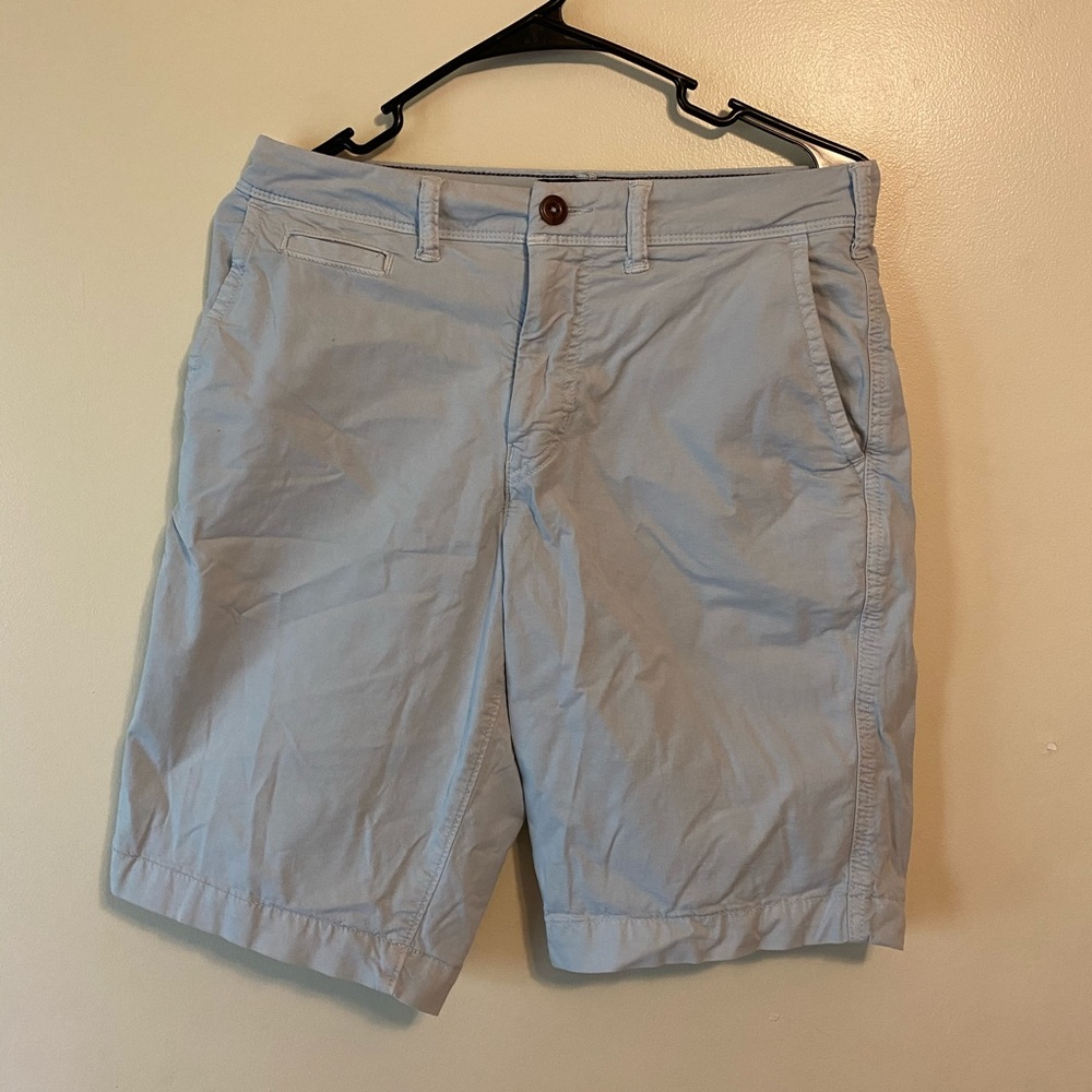 American Eagle Next Level Classic Khaki Shorts 28